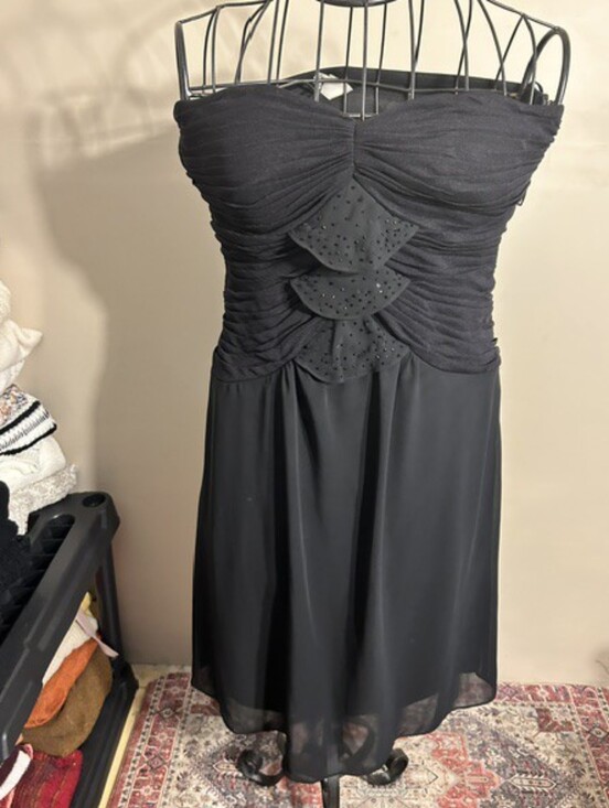 Signature by Sangria Dresses & Skirts - dress size 12 black formal wear twelve strapless wedding cocktail dress